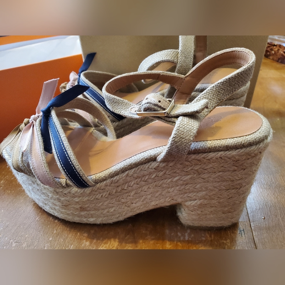 NIB Castaner sandals
